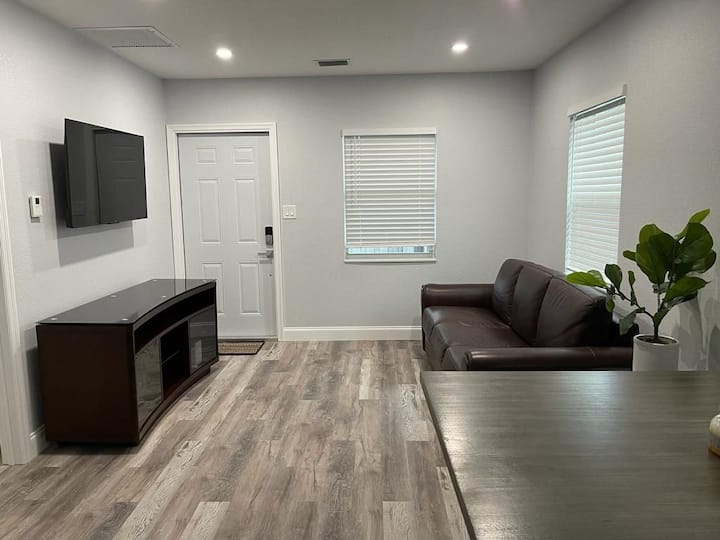 Downtown West Palm Apartment Near Airport - West Palm Beach