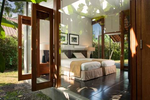 Cozy Family at Villa Parikesit