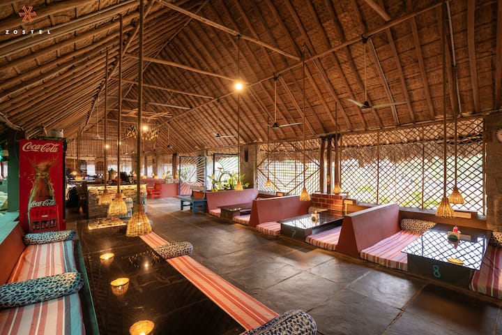 Zostel Hampi | Superior Quadruple Room - Gangavathi