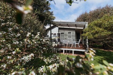 Beach Side Retreat; Wi-Fi, Linen & Pet friendly