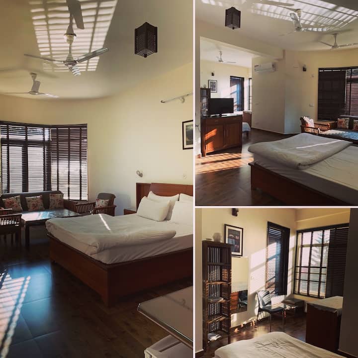 2 double beds suite room for 4 with a pvt terrace