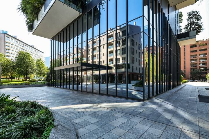 Luxury Suite in Bosco Verticale Milano Isola gallery image 3