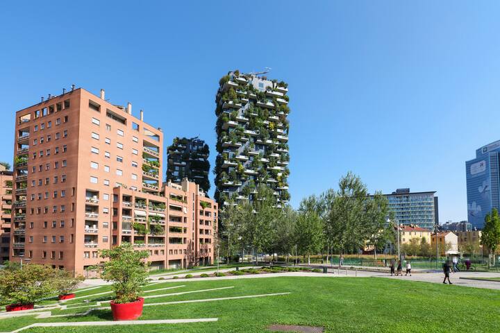 Luxury Suite in Bosco Verticale Milano Isola gallery image 2