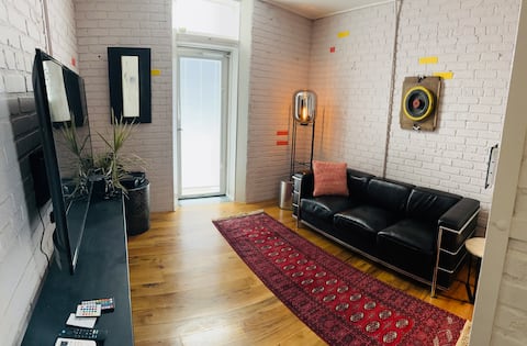 Top performing Airbnb: K obscura in Winston Salem