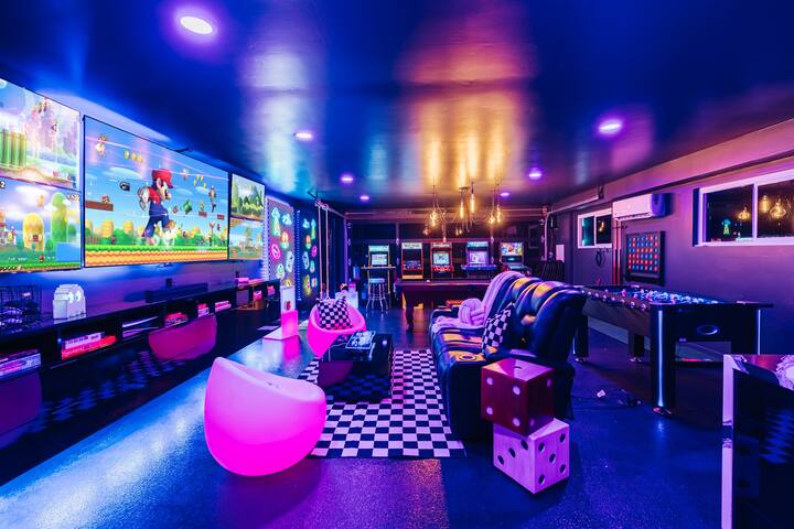 Coastal PB Gem /w Pool, Spa, Game Room, & Luxury! gallery image 5