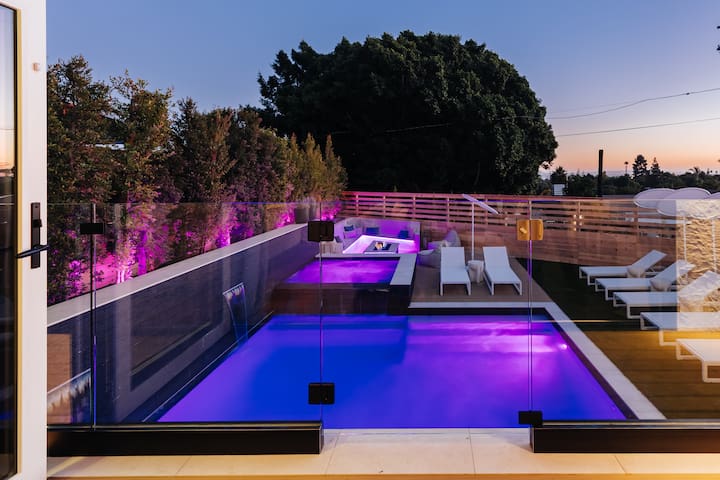 Coastal PB Gem /w Pool, Spa, Game Room, & Luxury! gallery image 2