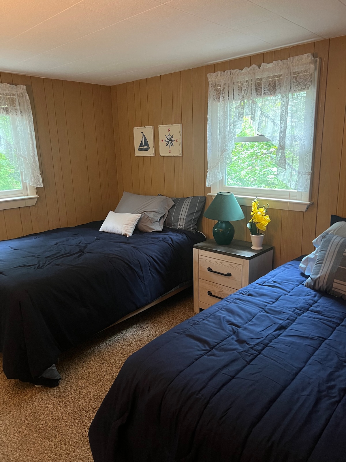 Lakeside Loveshack Cottage in Alton Houses for Rent in Alton, New