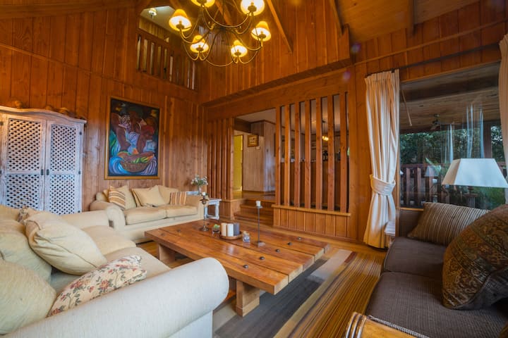 Gran Casa Familiar En La Puntilla - Villarrica
