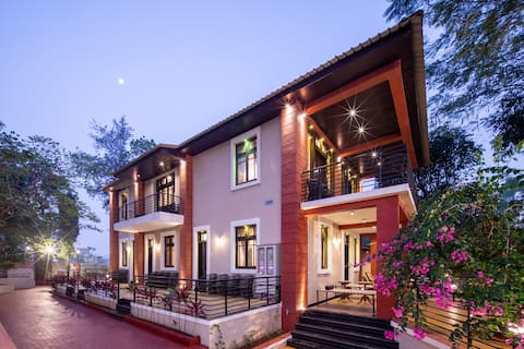 7BHK Villa[10-25ppl] Lonavala with Pool,Disco,Chef