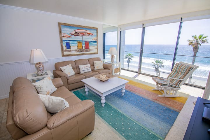 Fantastic Pacific Beach Ocean Front 2 BR-205!