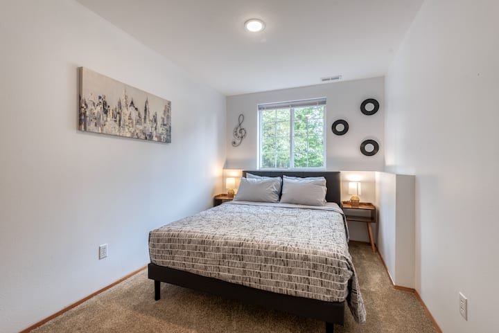 Probudite se osvježeni u ovoj prostranoj oazi spavaćih soba