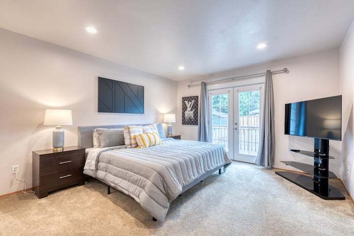 Glavna spavaća soba osmišljena za udobnost i zabavu