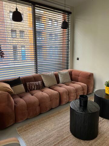 Luxurious family canal house in centre of A-Dam gallery image 4