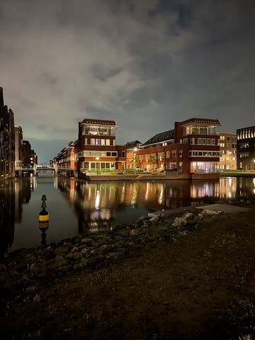 Luxurious family canal house in centre of A-Dam gallery image 2