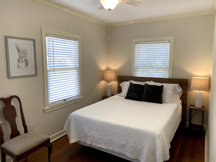 2-საძინებლიანი საწოლი 152 × 203 სმ