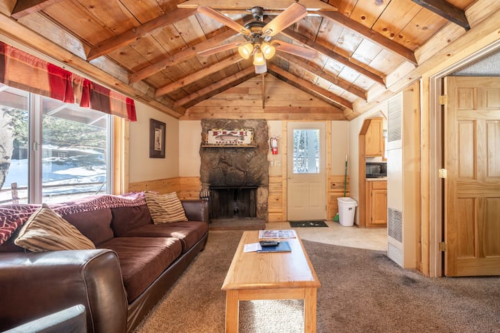 Cabin 10, Rocky Mountain Getaway - Estes Park, CO