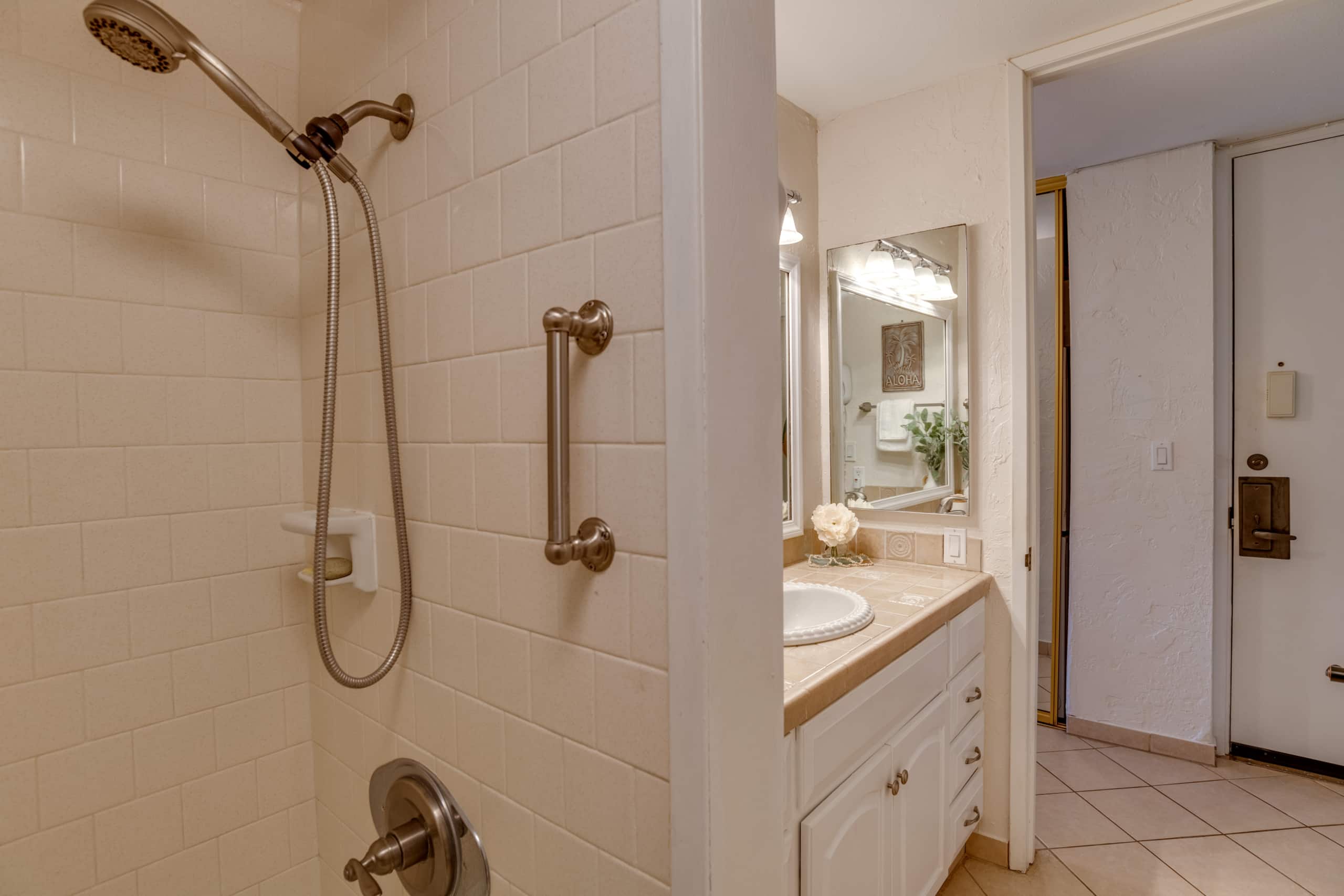 Place to stay in Lahaina · ★5.0 · 1 bedroom · 2 beds · 1 bath - Image 16