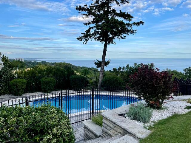 Private Pool Lakeview House gallery image 4