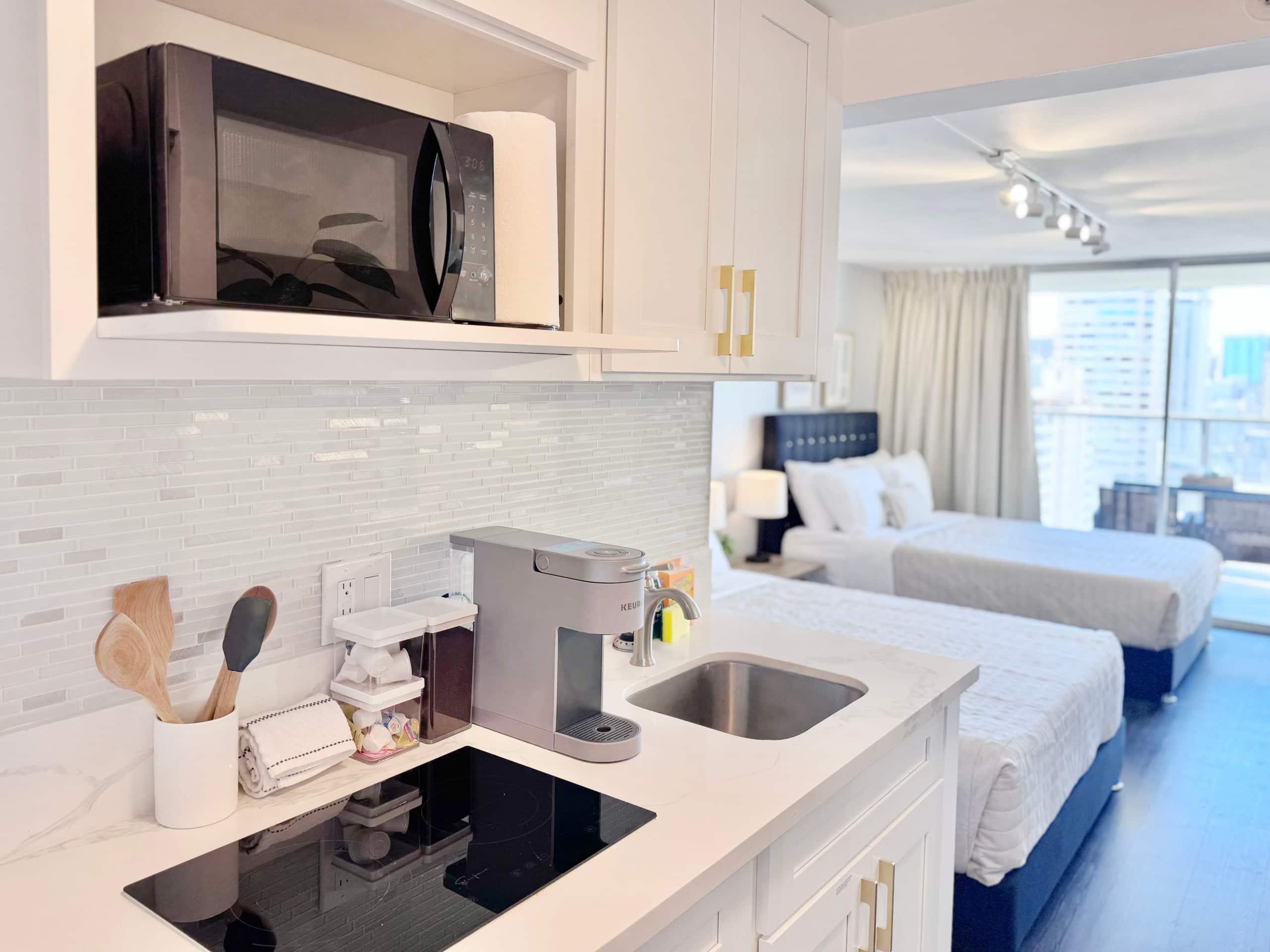 22FL- Renovated Studio Condo in Central Waikiki!~ - Image 21