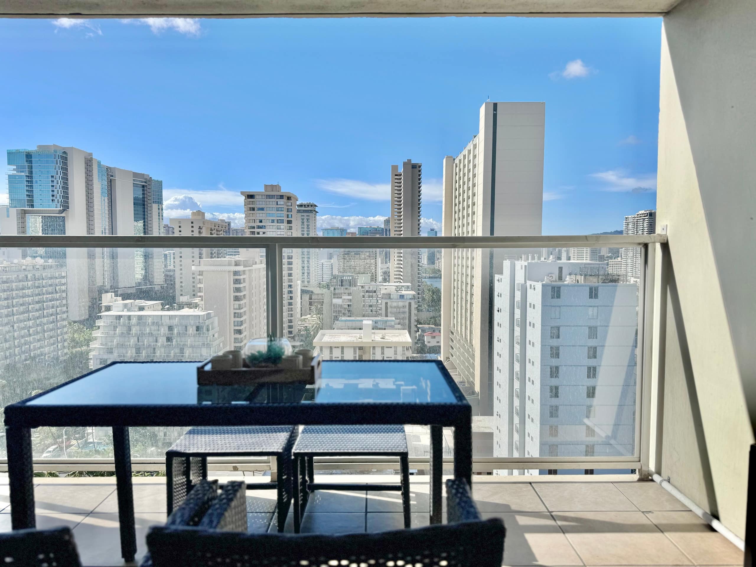 22FL- Renovated Studio Condo in Central Waikiki!~ - Image 28