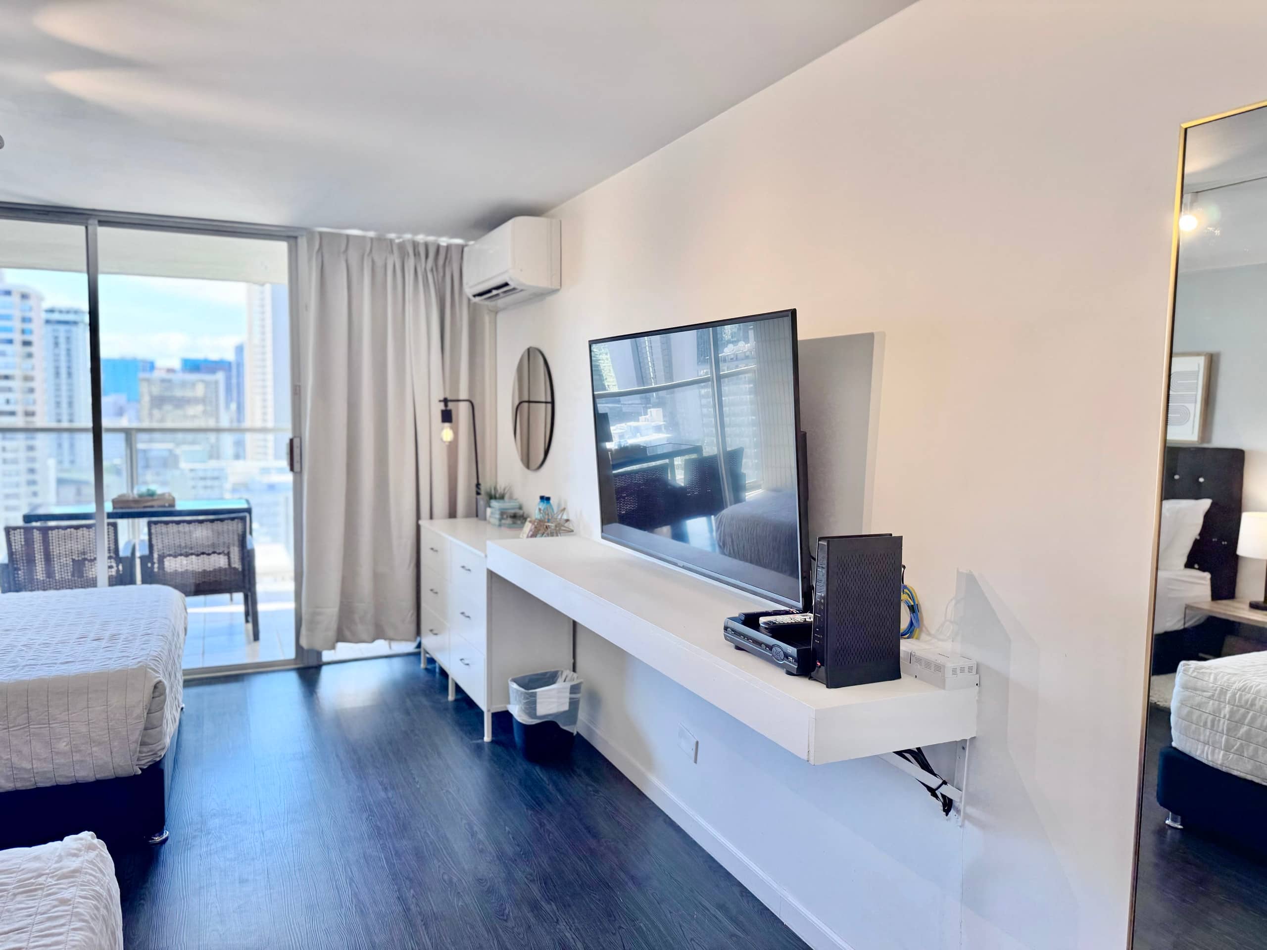 22FL- Renovated Studio Condo in Central Waikiki!~ - Image 8