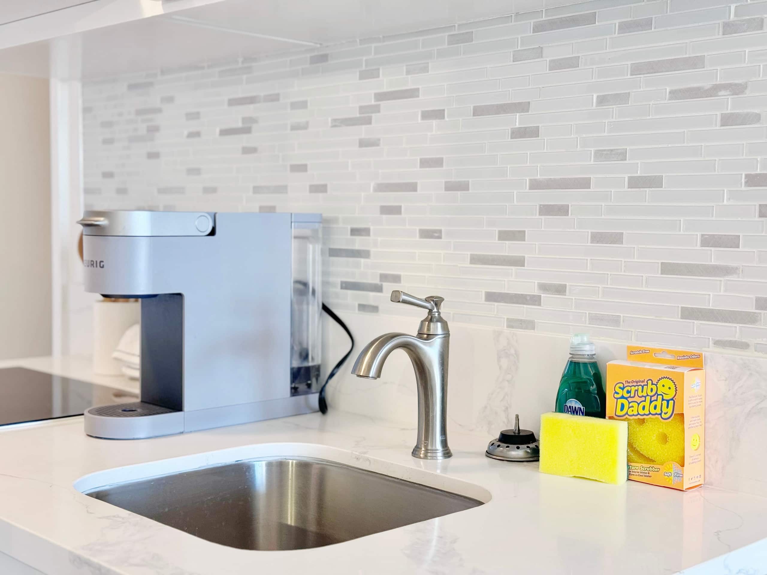 22FL- Renovated Studio Condo in Central Waikiki!~ - Image 18