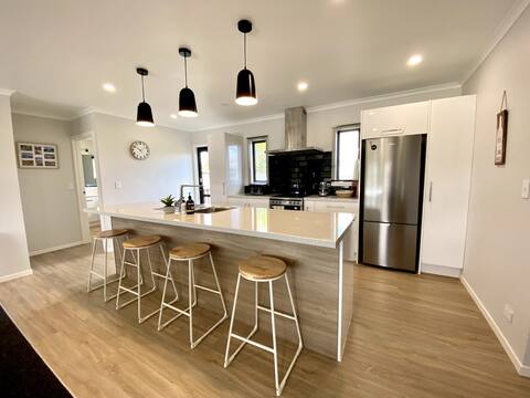 Beautiful Home in Mangakino with Hot tub