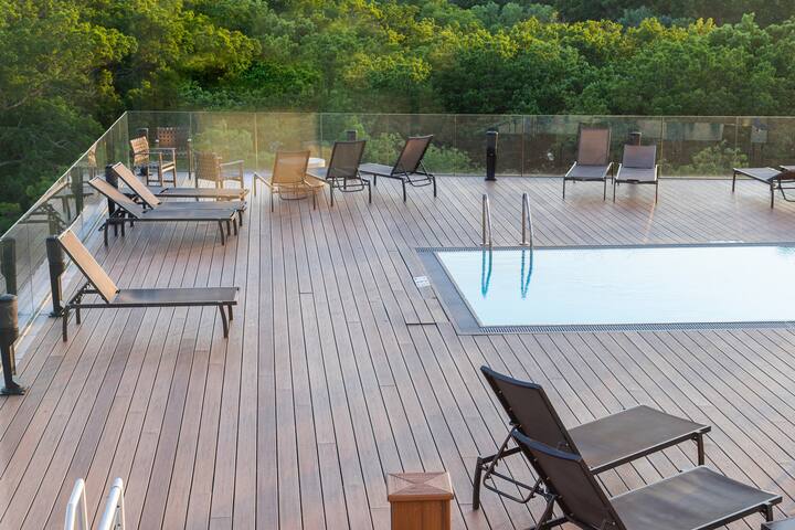 Stunning Unique And Very Upscale gallery image 4