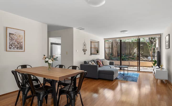 Central 3BR Townhouse, North Sydney, Free Parking