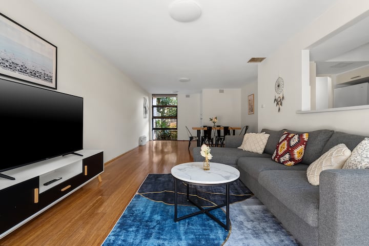 Central 3BR Townhouse, North Sydney, Free Parking