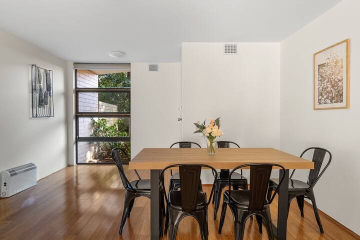 Central 3BR Townhouse, North Sydney, Free Parking