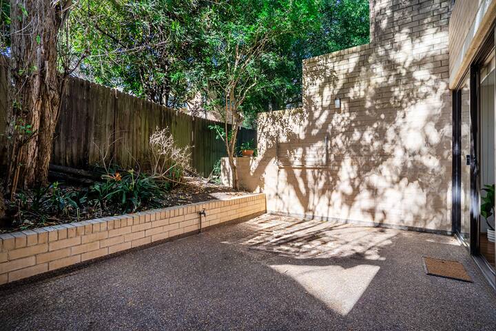 Central 3BR Townhouse, North Sydney, Free Parking