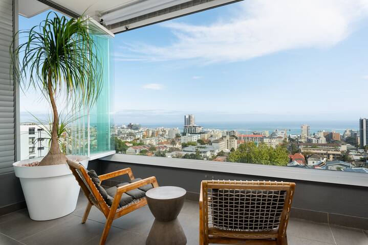 Family Escape | Ocean Views | Quiet Building gallery image 2