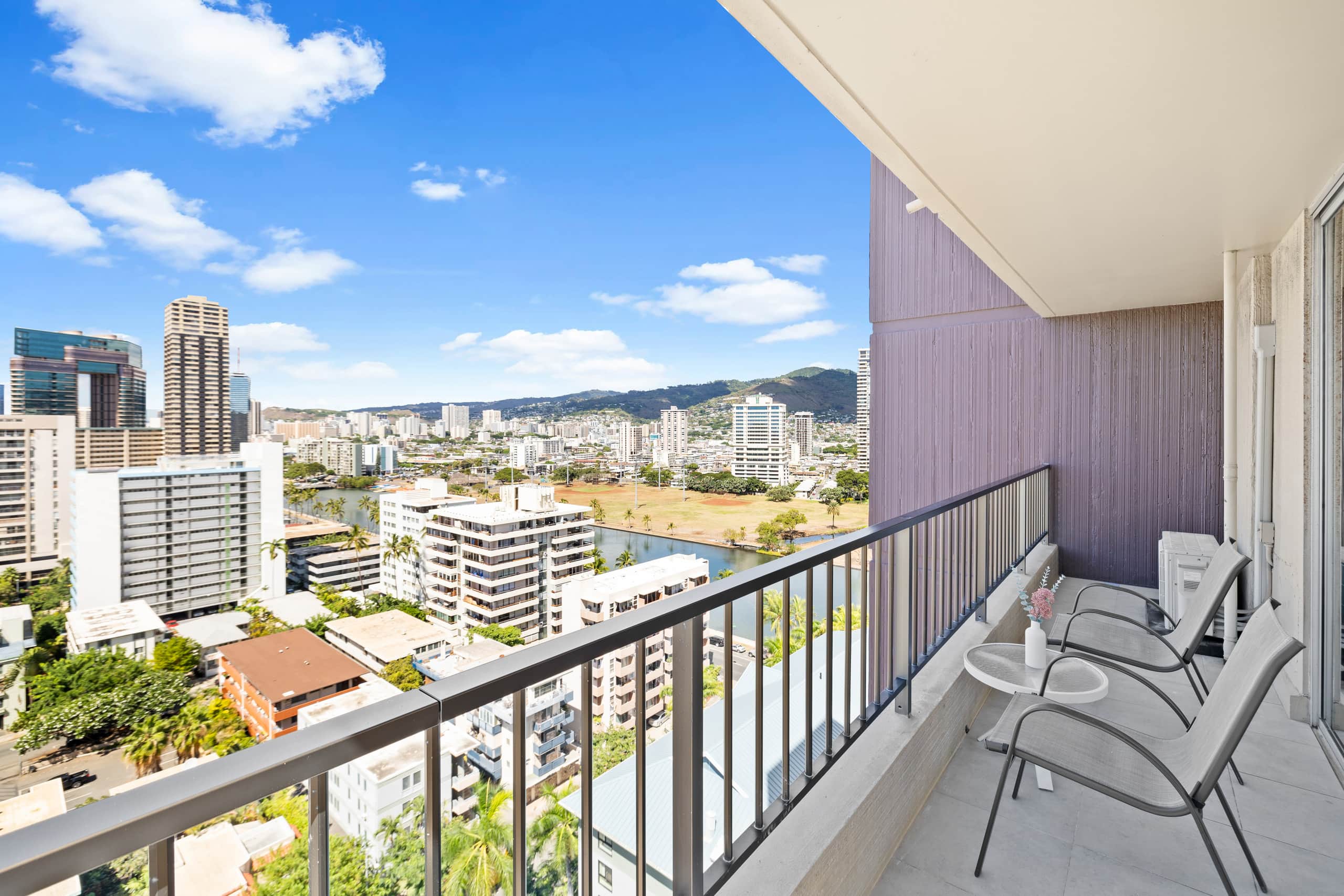 Condo in Honolulu · ★4.98 · 2 bedrooms · 5 beds · 2 private baths - Image 21