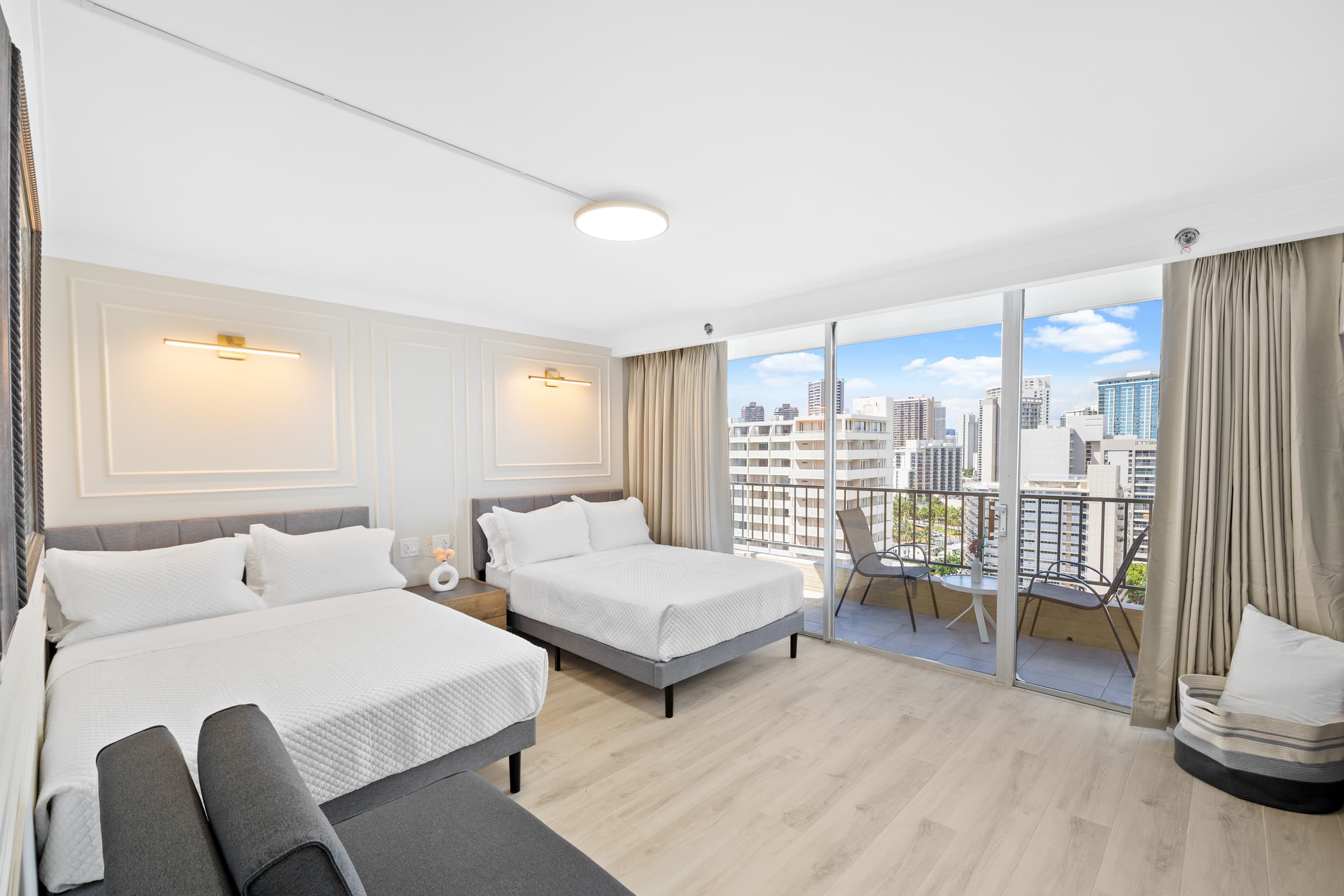 Condo in Honolulu · ★4.98 · 2 bedrooms · 5 beds · 2 private baths - Image 13