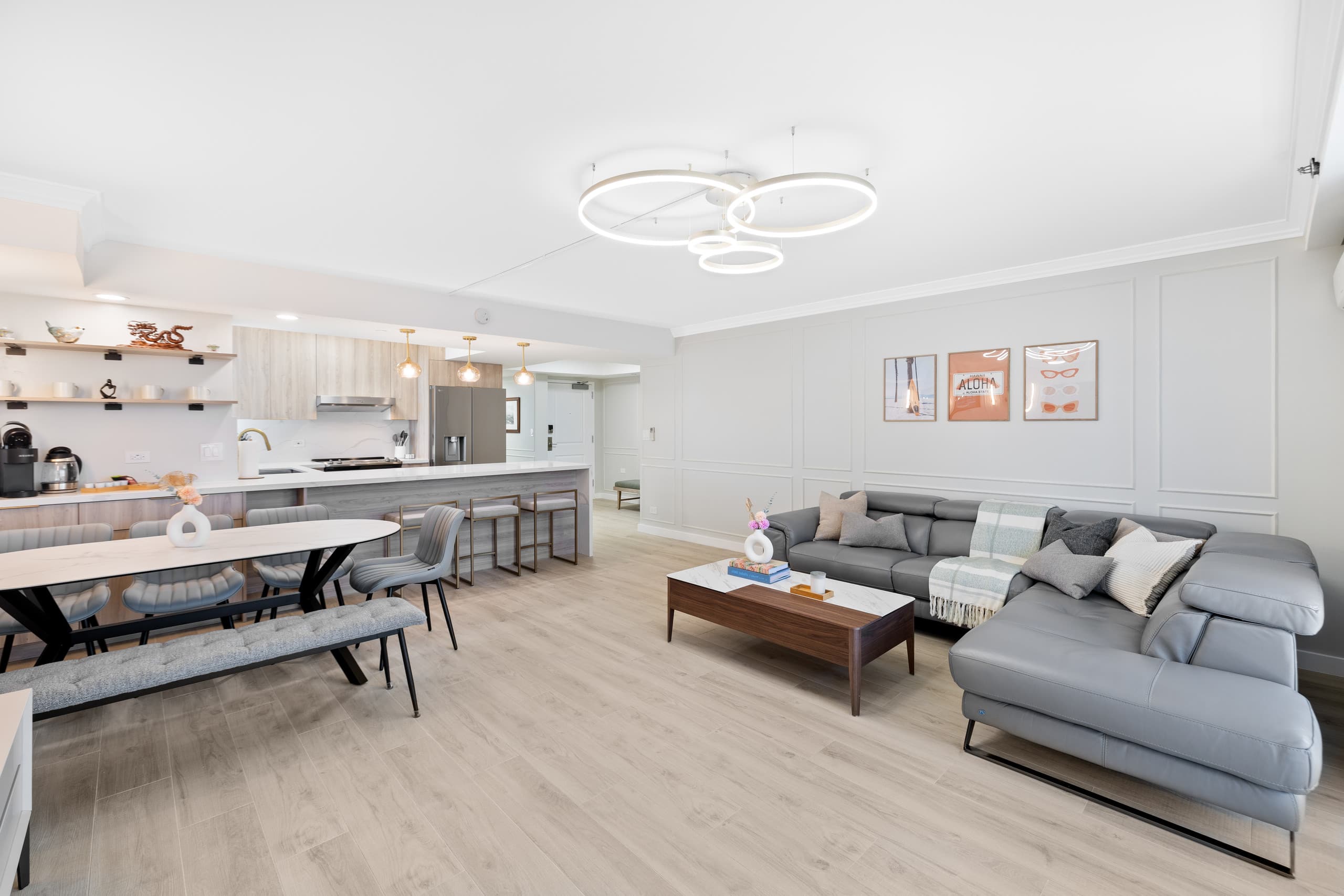 Condo in Honolulu · ★4.98 · 2 bedrooms · 5 beds · 2 private baths - Image 4