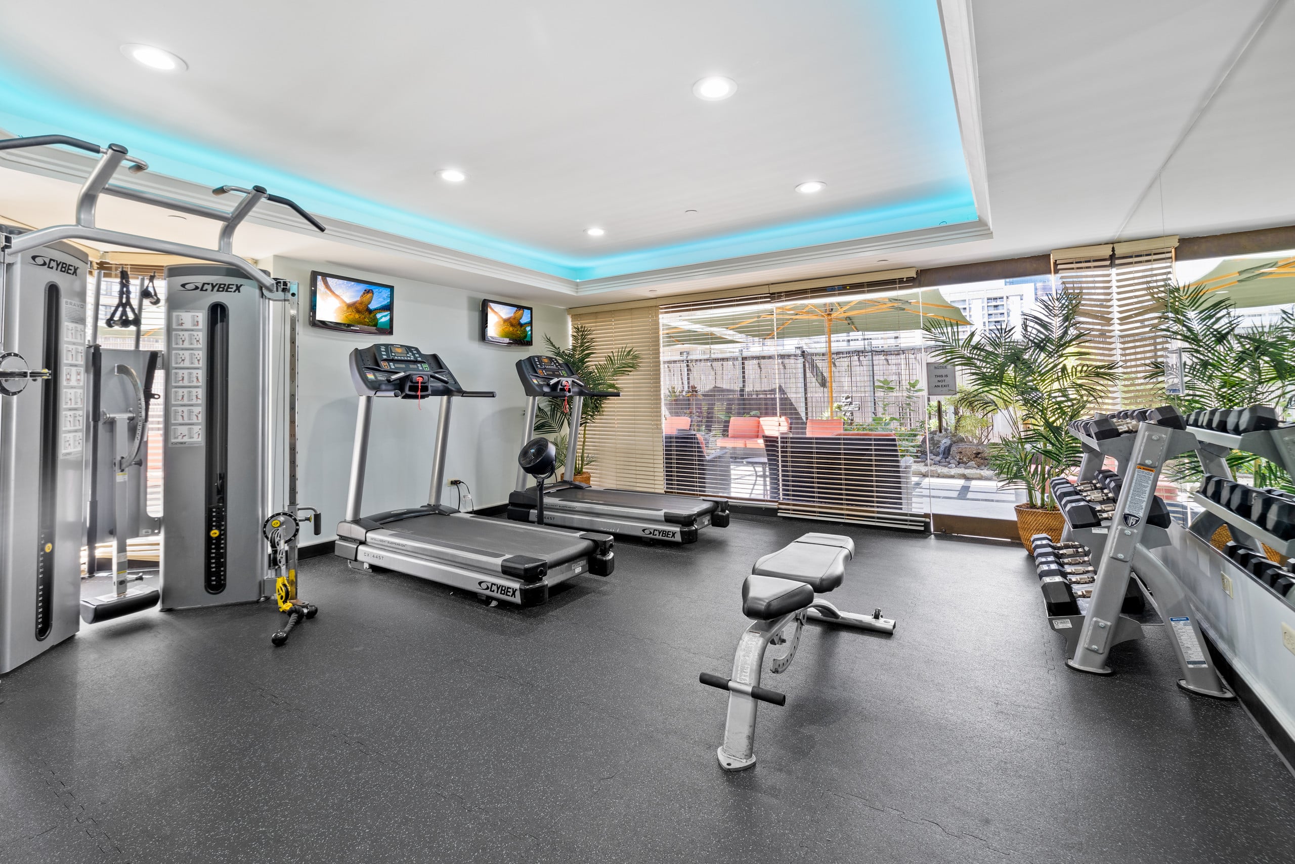 Condo in Honolulu · ★4.98 · 2 bedrooms · 5 beds · 2 private baths - Image 24