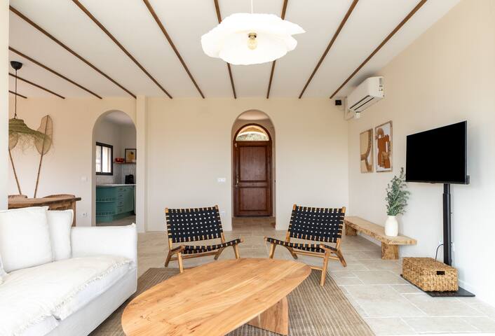 Panoramic views and pool in Villa del Alba gallery image 5