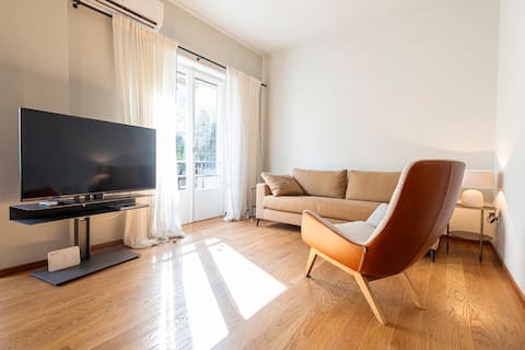 Successful Airbnb property: Elegant Luxury Aprt in Kolonaki in ΚΟΛΩΝΑΚΙ