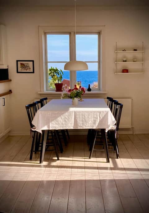 House with light, sea view and tranquility. 150 m from the sea.