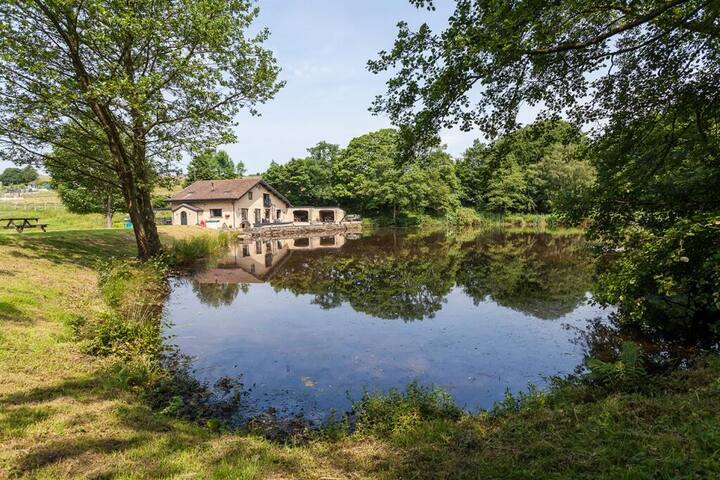 Lakeside Cottage gallery image 2