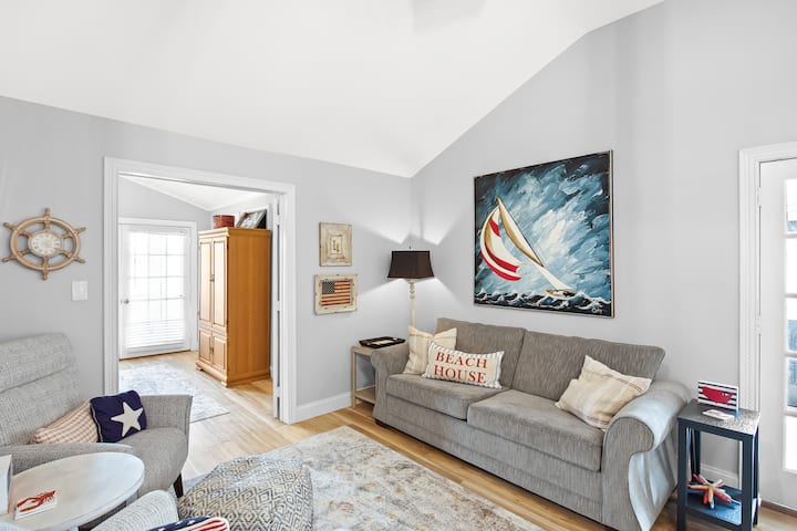 Nautical And Nice - Laguna Beach, FL