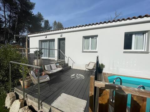 Quiet villa with pool near Aix