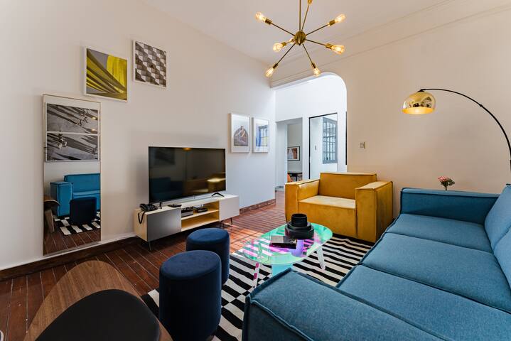 Roma Retreat: Modern Colonial Gem A/C 16 PAX gallery image 4