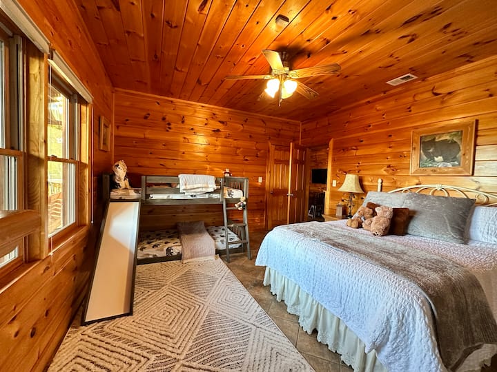 Bedroom with kids bunk bed