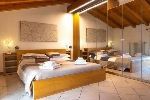 Attic. apartment (75 sqm) near BGY airport