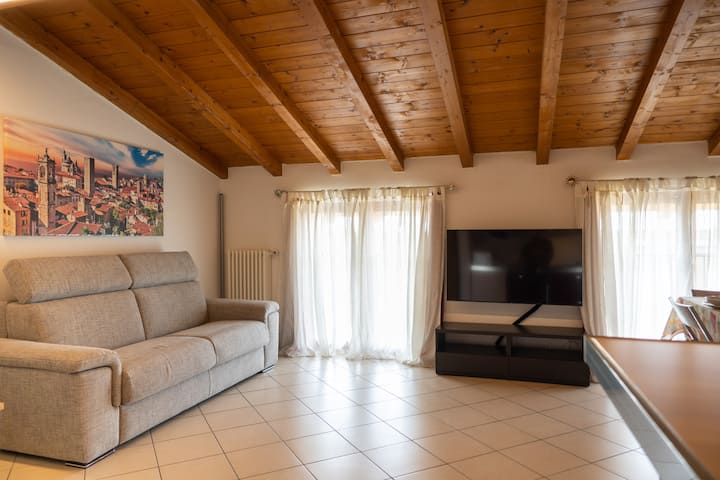Attic. Apartment (75 Sqm) Near Bgy Airport - Prowincja Bergamo