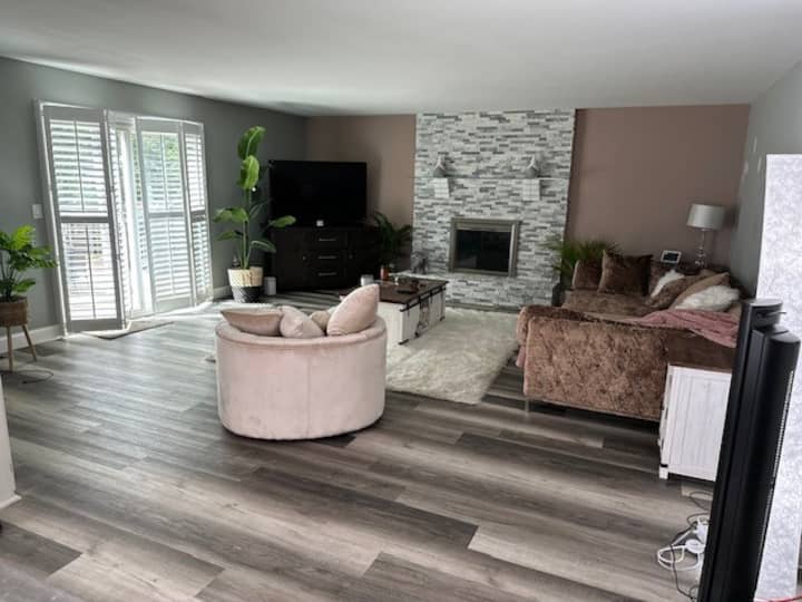 Cozy House (Intimate Gatherings) - Glen Burnie, MD