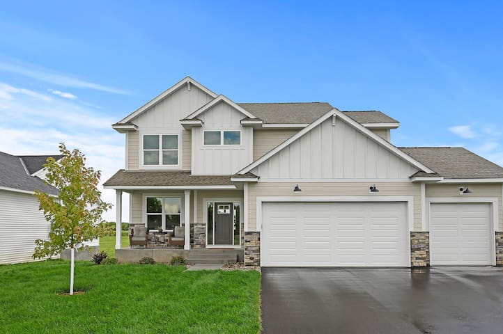 Massive New Build, Wilhelm Hills