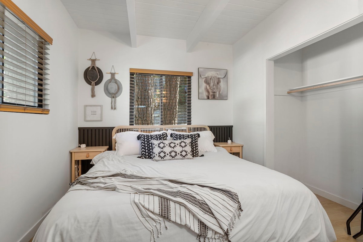 Spálňa 1 : Manželská posteľ